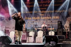 Rombongan Grup Musik...