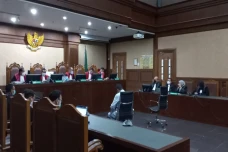 Korupsi Pengadaan Satelit...