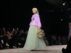 Debut Koleksi Brand...