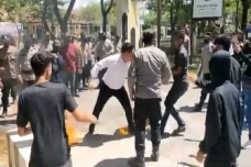 Demo Ricuh Tuntut Keadilan...