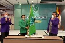 Pengurus Pusat Persatuan...