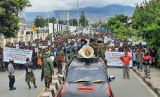 Demo Tidak Berizin,...