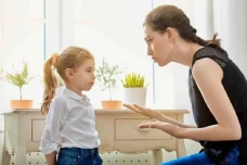 Tips Agar Anak Tak Menirukan...