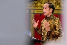 Jokowi Buka Kembali...