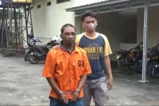 Gasak 2 Unit TV di Rumah...