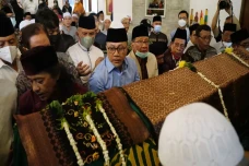 Zulhas dan Sejumlah...