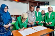 Fakultas Sastra UMI...