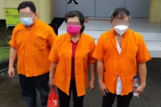 3 Tersangka Korupsi...