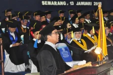 Profil dan Riwayat Pendidikan...