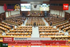 DPR Hentikan Pembahasan...