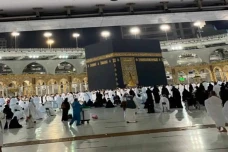 Masjidilharam Kian Padat,...