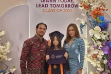 Tampil Bersama Mantan...