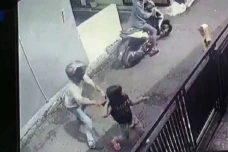 Detik-detik 2 Pria Bermotor...