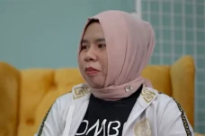 Rohimah Curhat Perhiasannya...