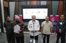 Bisnis Hotel dan Restoran...