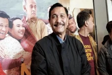 Kala Luhut Tak Kuasa...