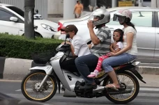 Peraturan Lalu-lintas...