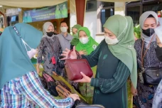 Khofifah Ajak Muslimat...