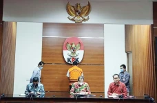 KPK Tetapkan Adik Bupati...