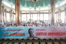 Lapak Ganjar Bikin Emak-emak...