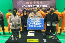 8 Pengedar Sabu Ditangkap...