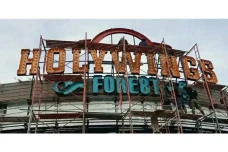 Holywings Pastikan Bayar...