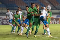 Hasil Persib vs PSS...
