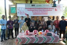 Kalla dan LBH Makassar...