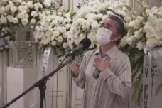 Ruth Sahanaya Akan Terus...