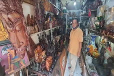 Geliat Pasar Antik Jalan...