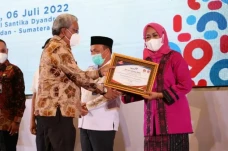 BKKBN Sulsel Raih Penghargaan...