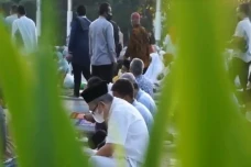 Belasan Ribu Jamaah...