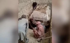 Taliban Gali Kuburan...