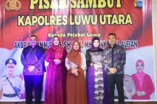Indah Putri Indriani...