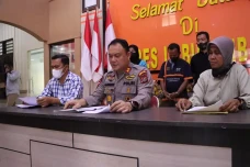 Cabuli Tiga Anak Tetangga,...
