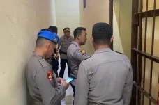 Sidak di Ruang Tahanan,...