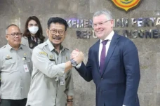 Kunjungan Perdana Menteri...