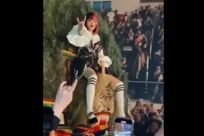 Geger Isyana Sarasvati...