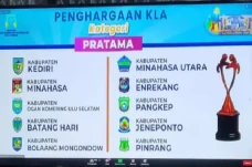 Kabupaten Pinrang Raih...
