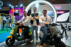 2 Motor Listrik NIU...