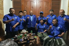 Keluar PDIP, Politikus...