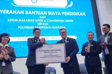 Aston Makassar Beri...