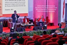 Kuliah Umum di Unhas,...