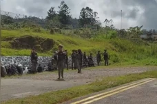 Prajurit TNI AD Terluka...