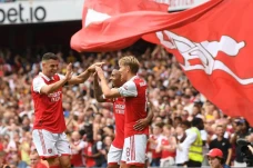 Hasil Emirates Cup 2022,...