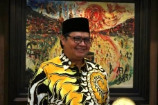 Airlangga: Tahun Baru...
