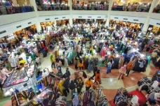 Ditopang Belanja Masyarakat,...