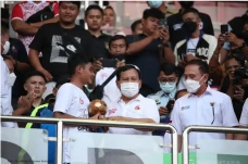 Putri Pelatih Persib...