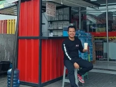 Tinggalkan Karier di...