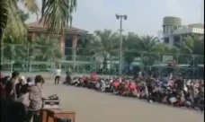 Viral! Mahasiswa Baru...